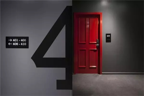 這樣的酒店門牌好設計，你會一眼就記住嗎？